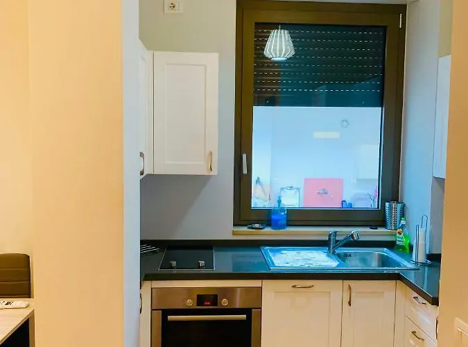 Berga Exclusive 3 בארי